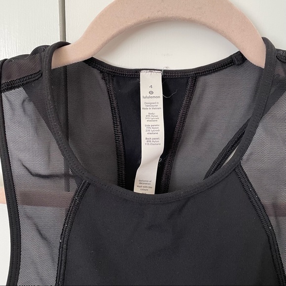Lulu lemon Black Crop Top - Picture 2 of 4